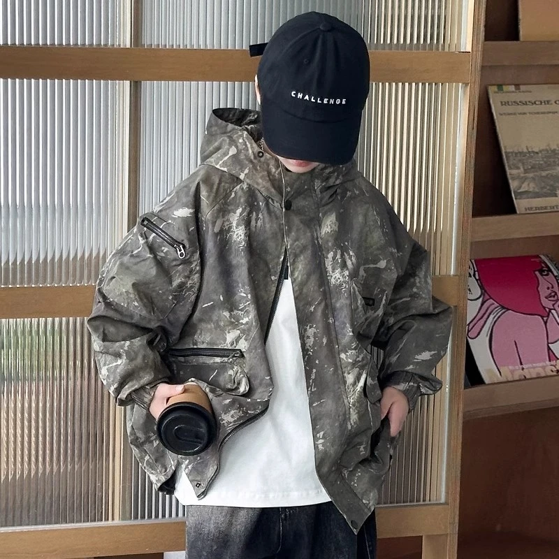 男童迷彩服外套春秋款2024新款儿童痞帅秋季连帽工装风中大童秋装