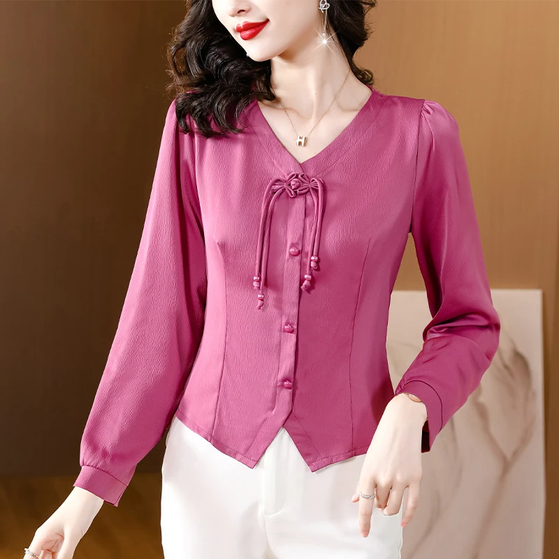 复古盘扣衬衫女V领收腰显瘦缎面衬衣2023秋季新款长袖洋气小衫