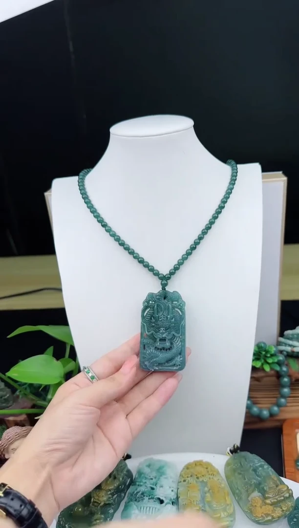 【闪购商品】翡翠吊坠(不含链)未镶嵌龙牌多样性发一