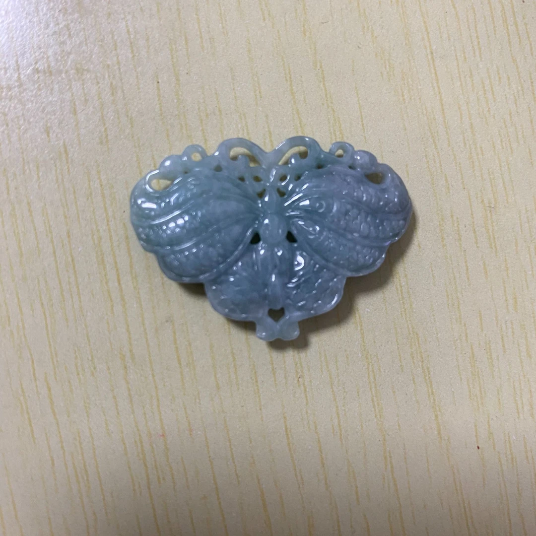 精品翡翠天然潮流玉石小蝴蝶吊坠秋季好翡翠