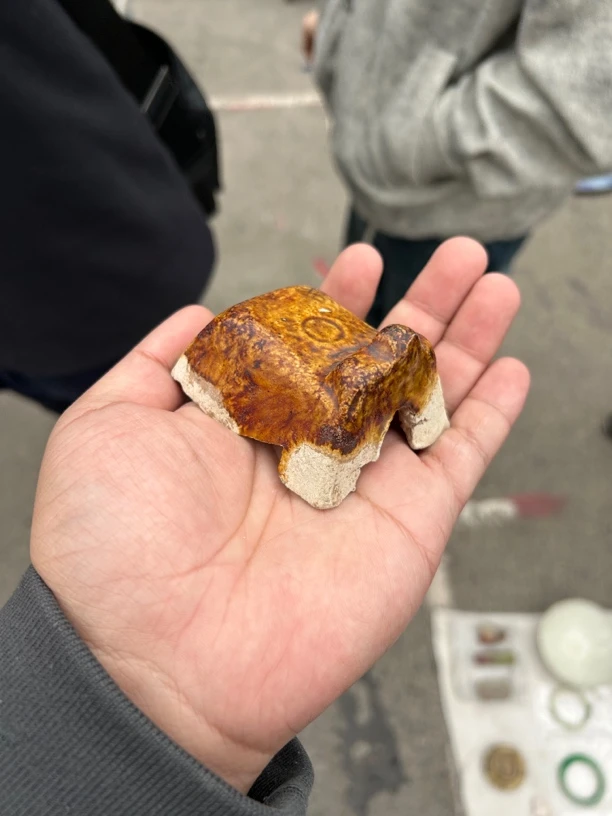 现代陶瓷工艺品黄釉小灶台