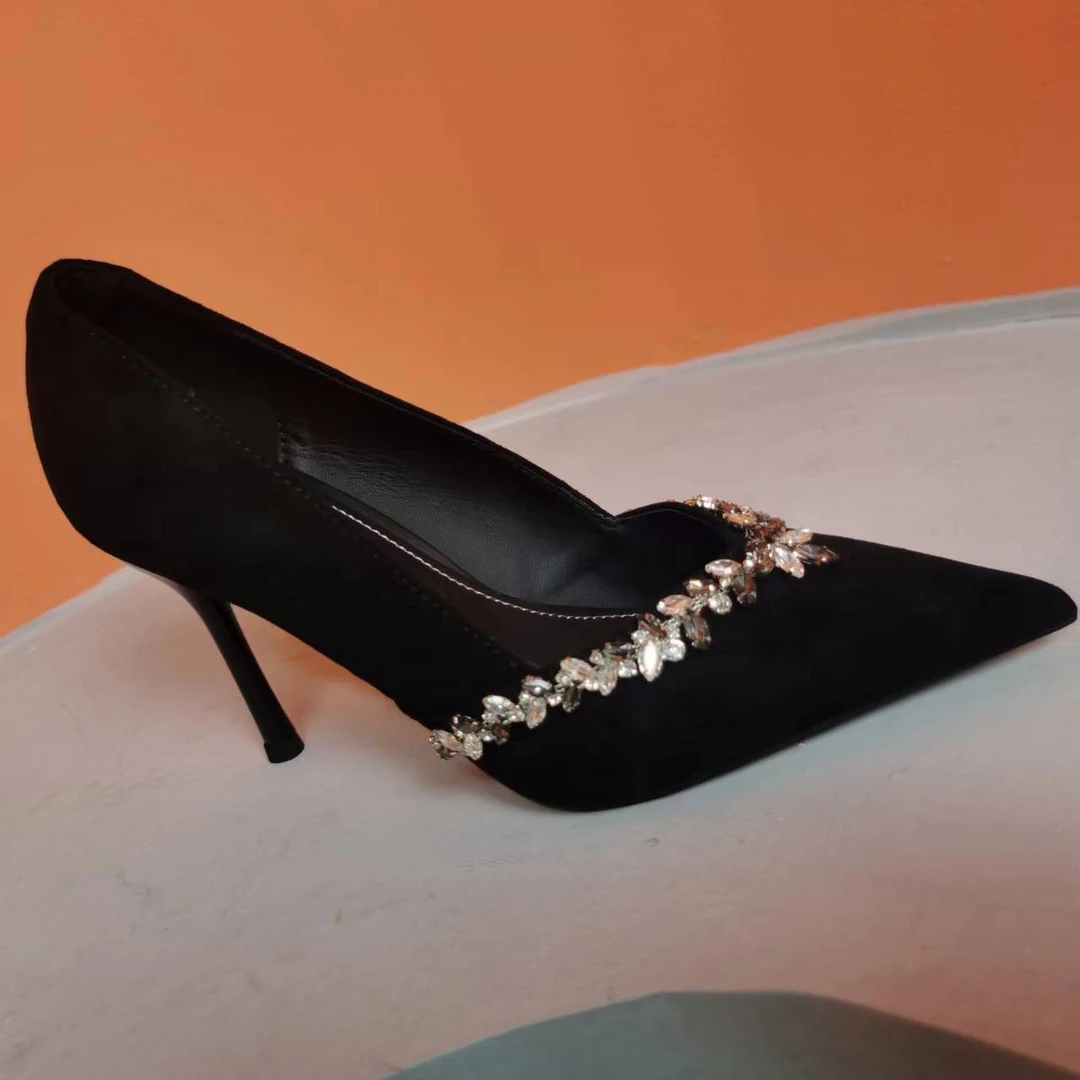 春夏新款黑色猫跟鞋浅口日常尖头钻链8公分高跟鞋单鞋女不累脚