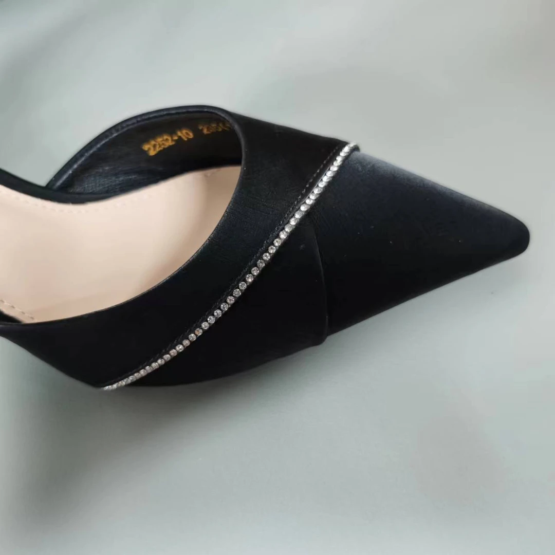 2252-10时尚百搭尖头细跟女凉鞋