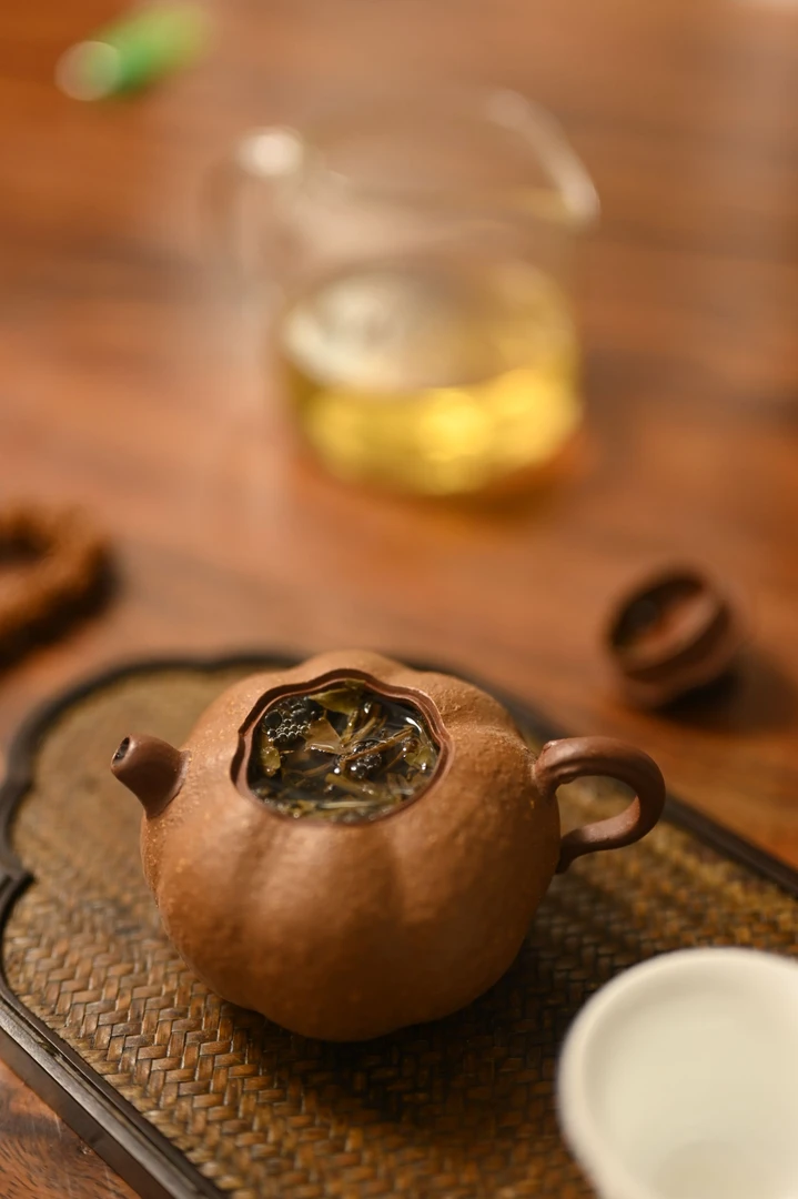 2018白露寿眉饼350g福鼎白茶管阳料陈年老白茶