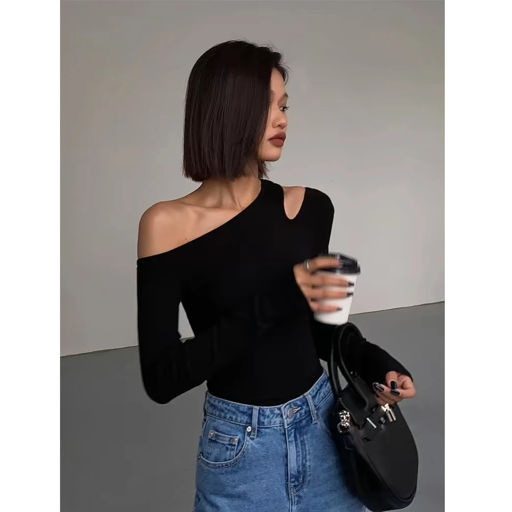 2024年秋季新款斜领镂空设计感内搭女修身百搭别致上衣