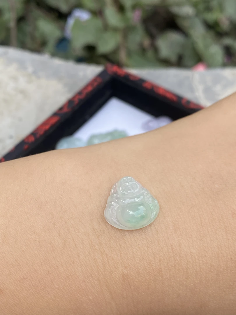 天然翡翠吊坠佛公
