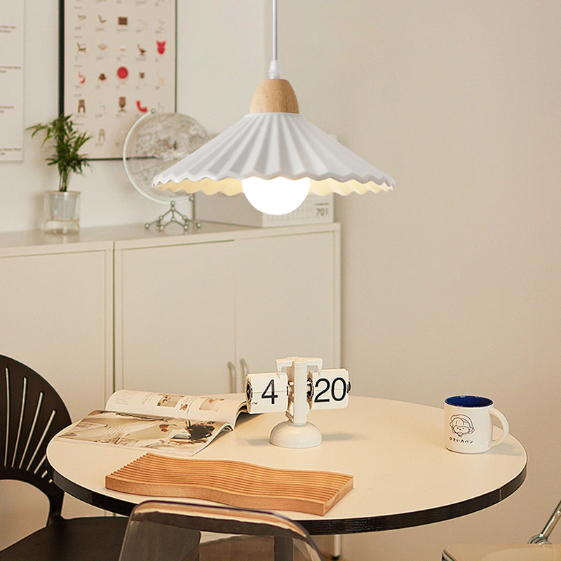 北欧餐厅灯单头床头小吊灯长方形3头餐桌灯简约现代奶油风飞碟灯