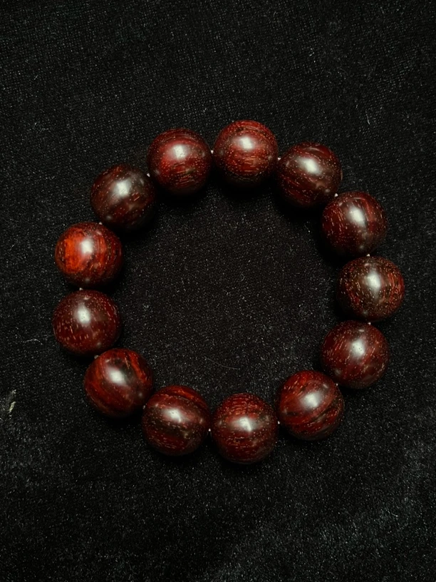 小叶紫檀老料，高油密火焰纹，18mm手串。精工，精磨。无胶无油无蜡。