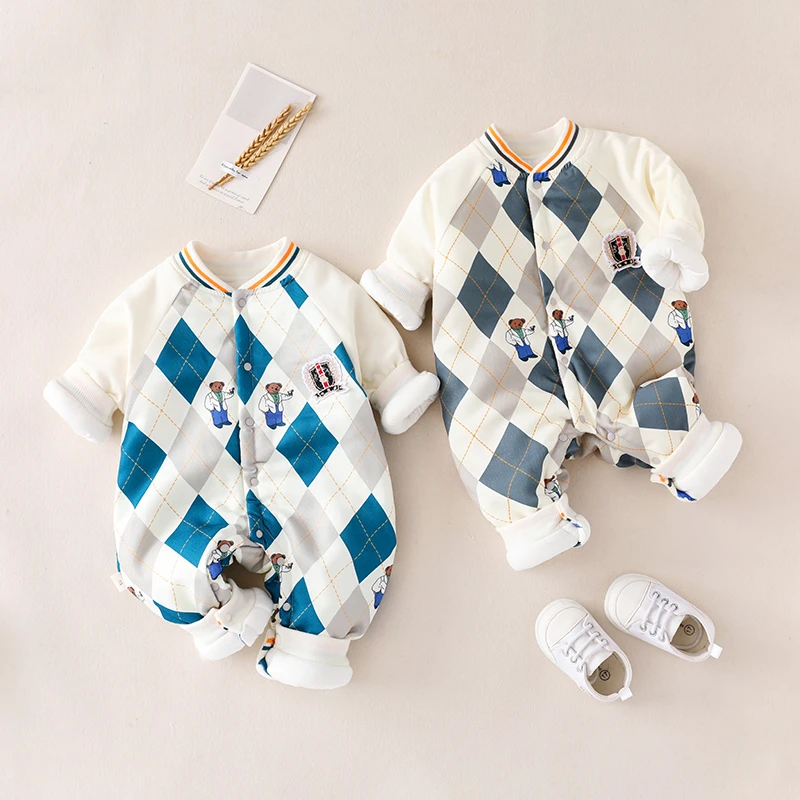 新生婴儿新生衣服秋冬季套装加厚保暖夹棉衣外出抱衣宝宝爬服冬季