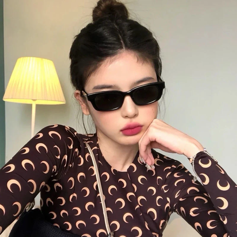 欧美个性方形窄框墨镜女ins高级感网红辣妹拍照复古太阳眼镜1996