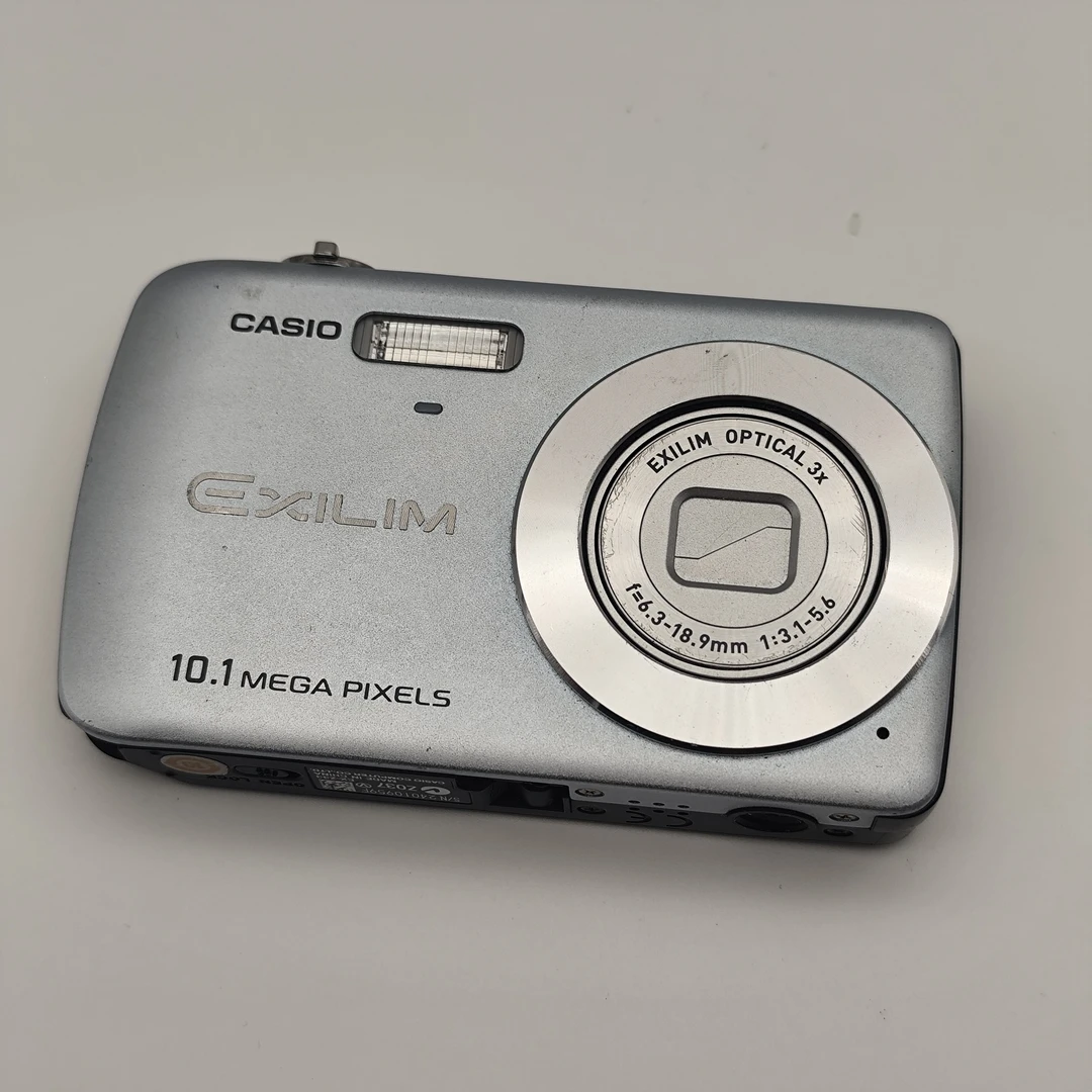 9新 Casio/卡西欧 人像ccd相机 卡西欧z33 1000w像素 复古白皮