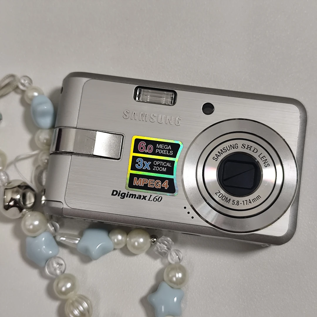 9新  复古ccd相机 三星l60 银色 600w画质 小清新风格