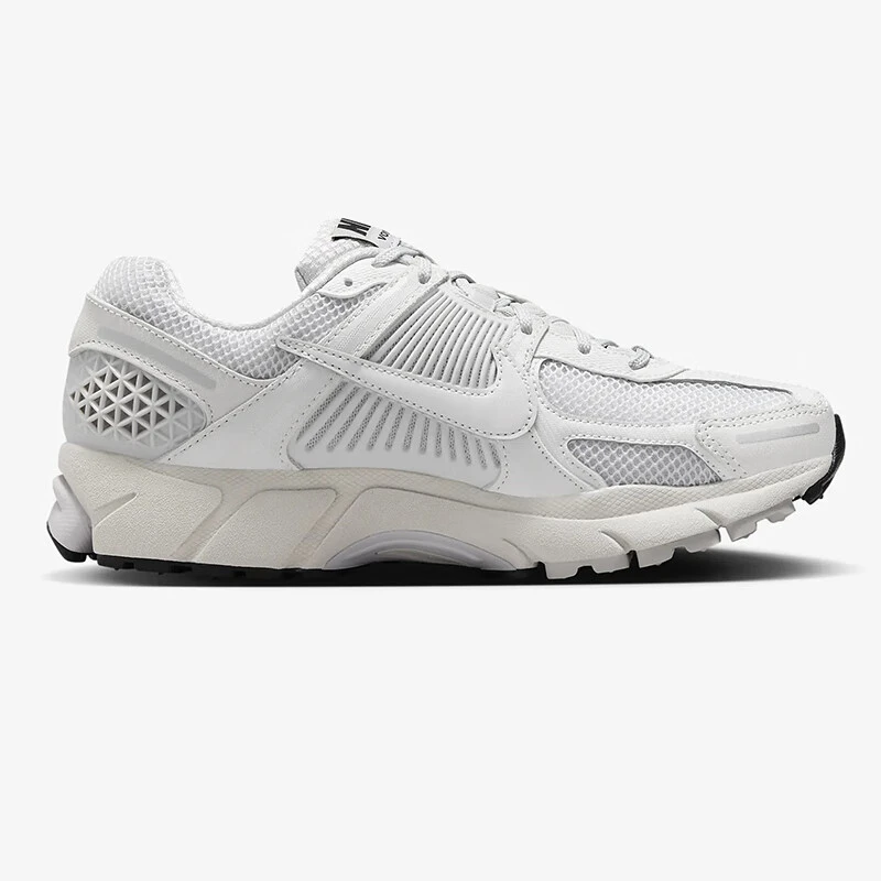 NIKE/耐克女子Zoom Vomero 5舒适运动休闲鞋FQ7079-100