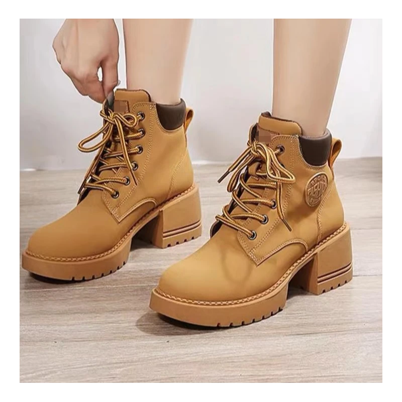 2024新款厚底时尚休闲真皮马丁靴 999-2