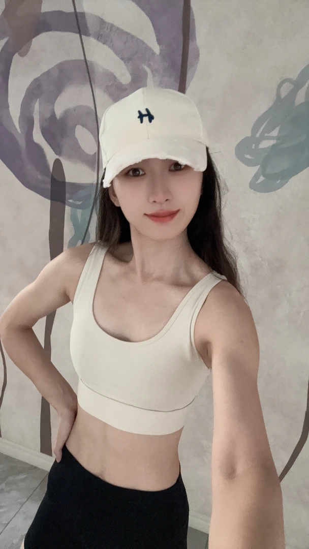 姐姐同款一体杯319419运动上衣瑜伽服训练背心百搭外穿时尚