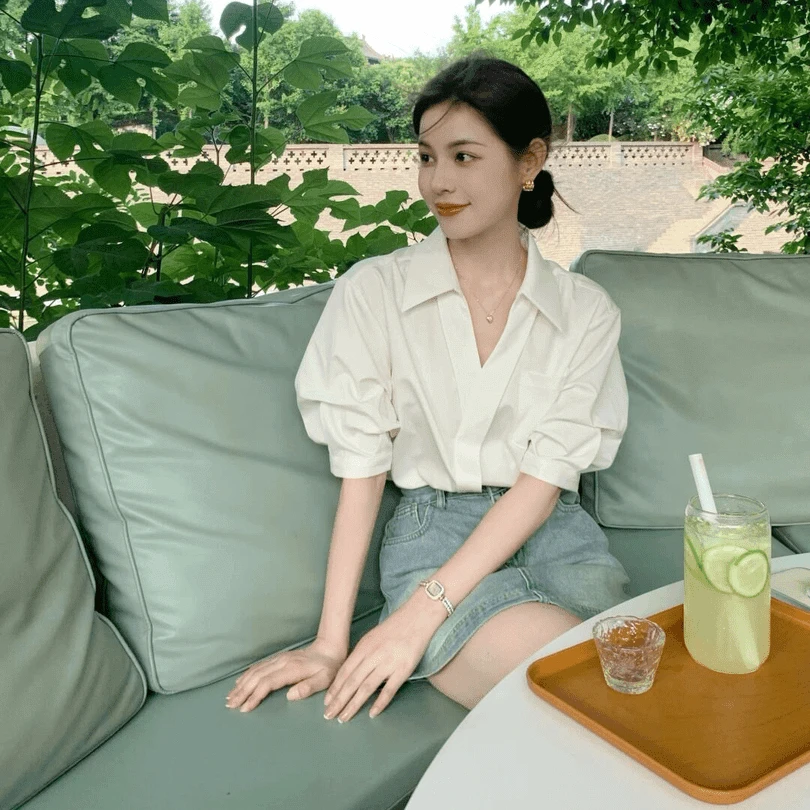 独特漂亮的衬衫女士衬衫新款洋气上档次设计感小众上衣气质白衬衣