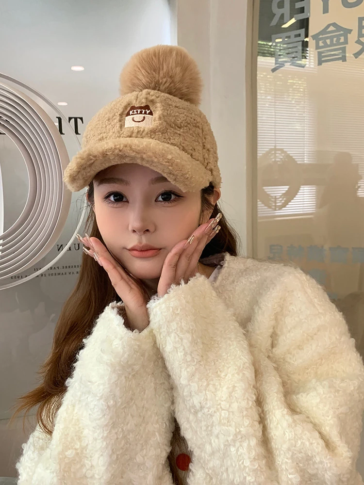 帽子女秋冬季羊羔毛绒鸭舌帽显脸小棒球帽毛茸茸毛球百搭冬天潮