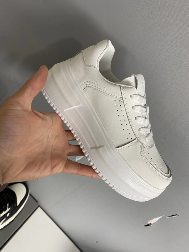 四季款时尚百搭休闲真皮女鞋