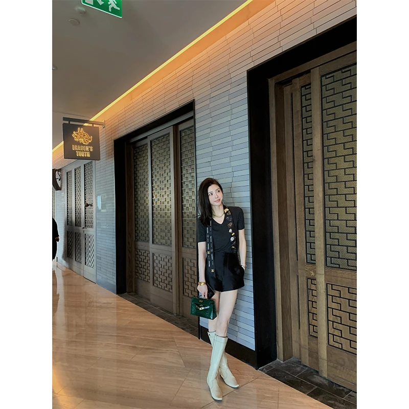 ASMANNA/舒适V领显瘦基础短袖针织上衣A241AMY069