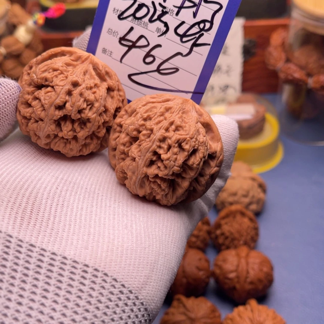 【闪购商品】文玩核桃吊坠小**学