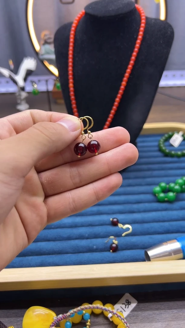 【闪购商品】血珀耳饰14K金镶嵌E29