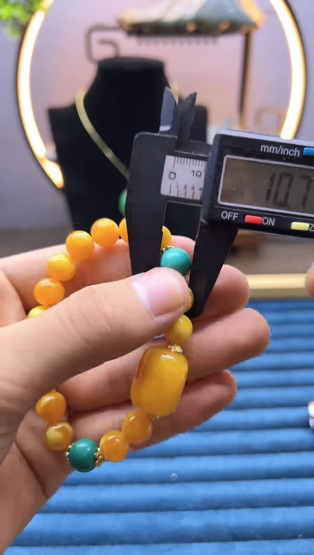 【闪购商品】蜜蜡耳饰14K金镶嵌S366