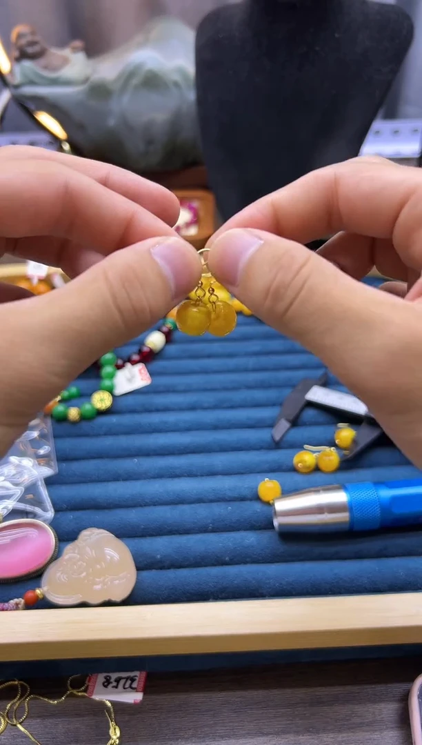 【闪购商品】蜜蜡耳饰14K金镶嵌E01
