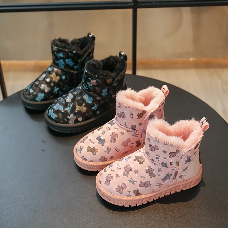 儿童加绒加厚雪地靴2023年冬季新款女童可爱卡通小熊棉鞋男童棉鞋