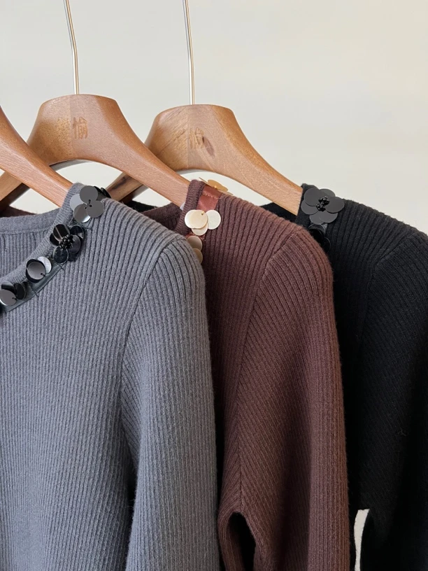 圆领修身毛衫长袖网红时尚百搭秋冬套头保暖毛衣圆领