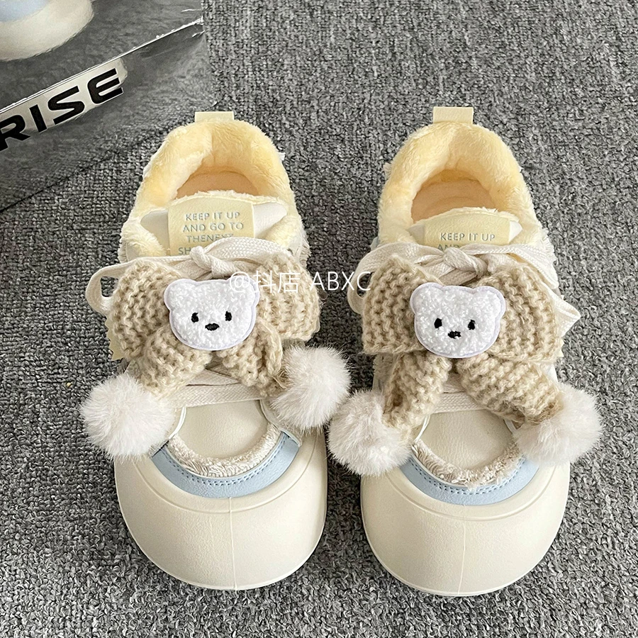 可爱蝴蝶结冬季加绒小白鞋女鞋小众百搭鞋子学生面包鞋休闲潮鞋