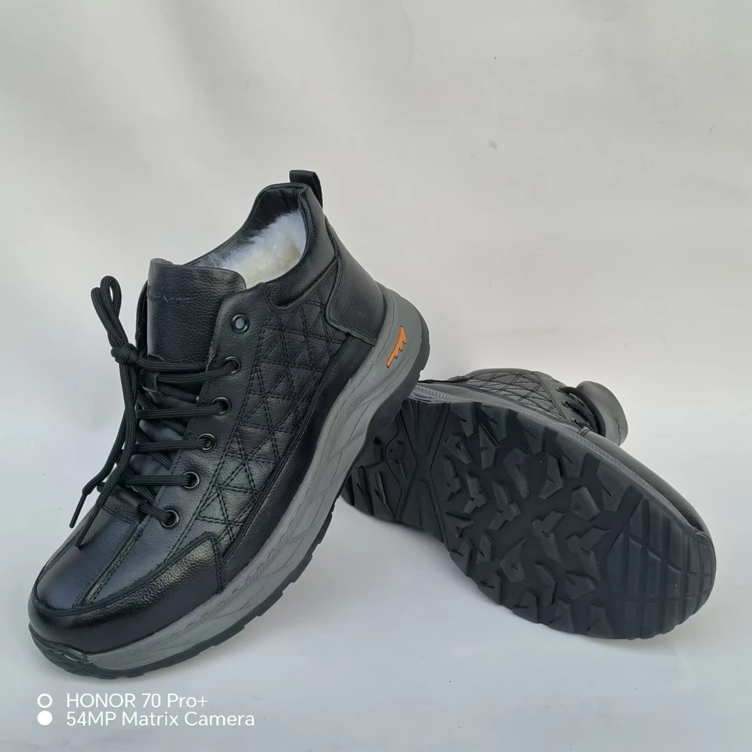 冬季男款休闲皮鞋牛皮羊毛舒适百搭防滑软底耐磨橡胶底