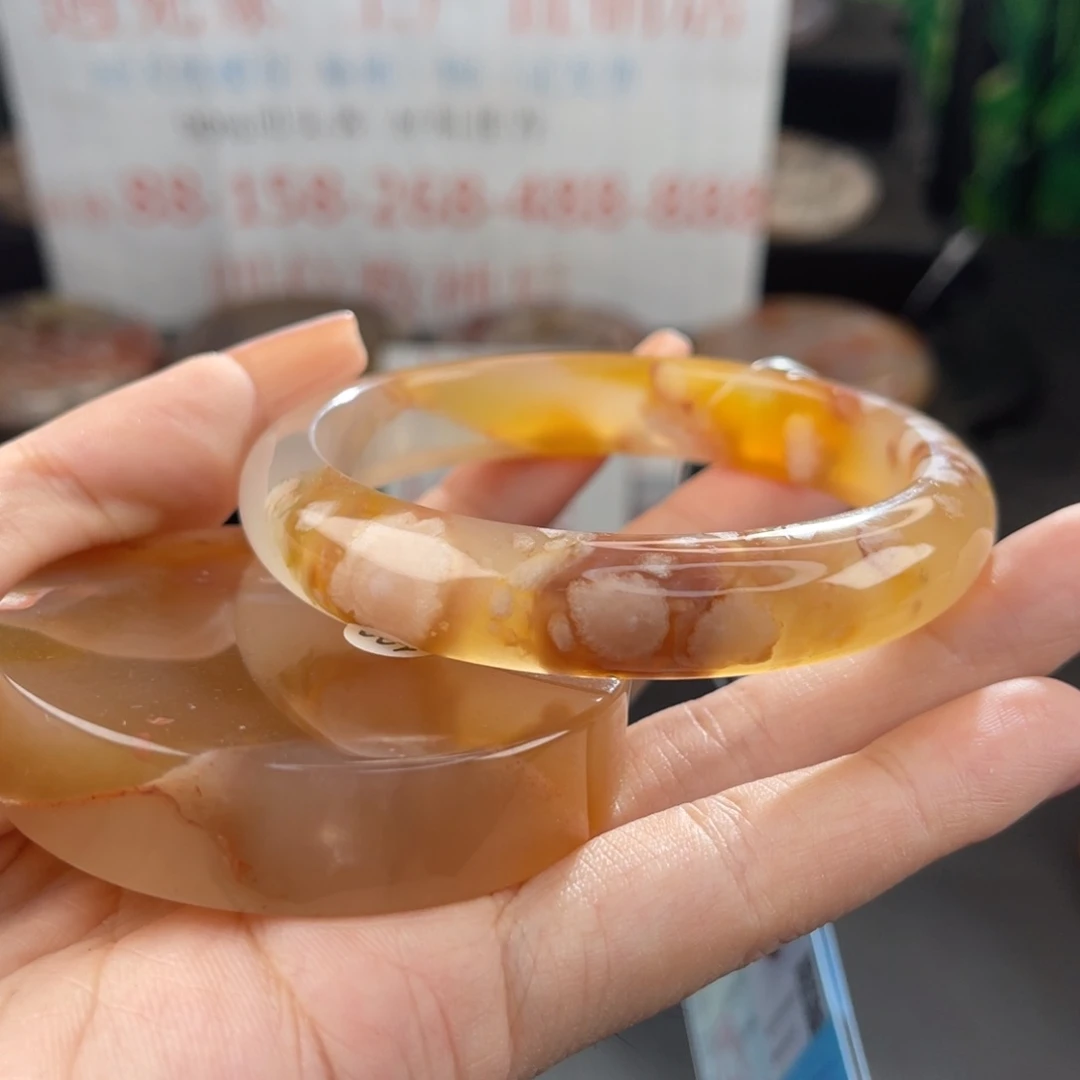 石英质玉手镯未镶嵌60