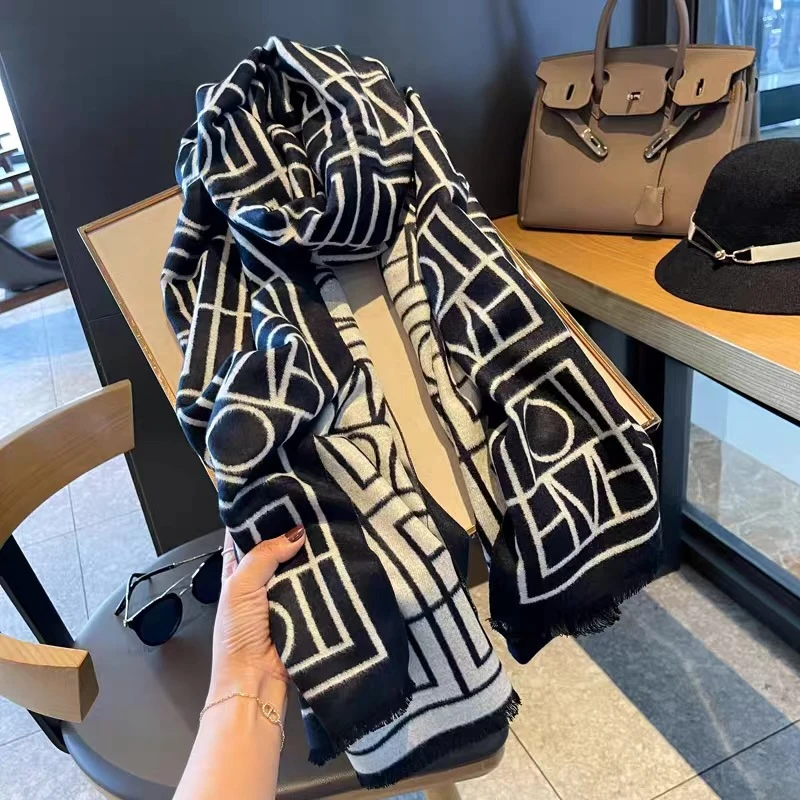 秋冬新款 韩版字母设计款百搭拼色双面仿羊绒围巾两用保暖围脖秋