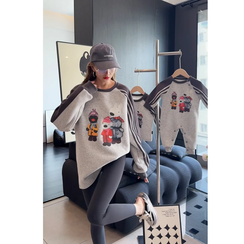 [兎幺幺]春秋韩一家三口亲子装拼接纯棉长袖卫衣婴儿爬服连体衣