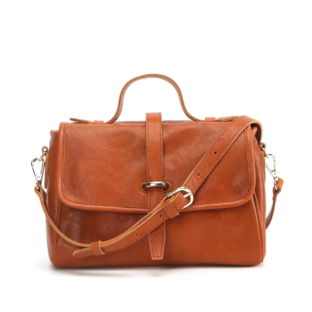 时尚百搭油蜡牛皮邮差包女