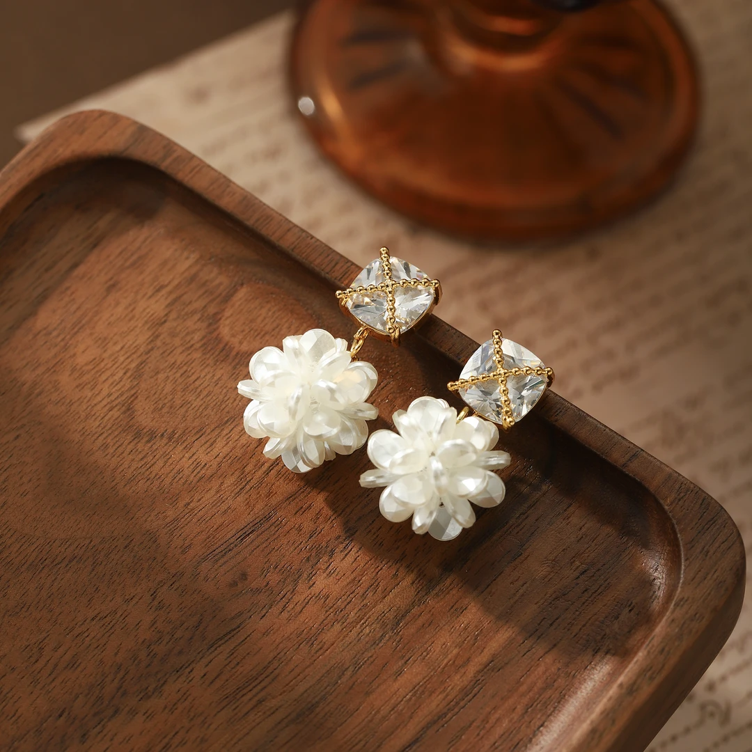 WANQI/万启 铜合金耳饰 925银针【绣球】气质优雅简约百搭耳环ZH24