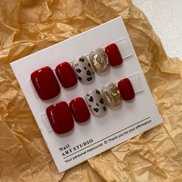 红色简约ins美甲｜原图直出｜MY满月纯手工穿戴甲