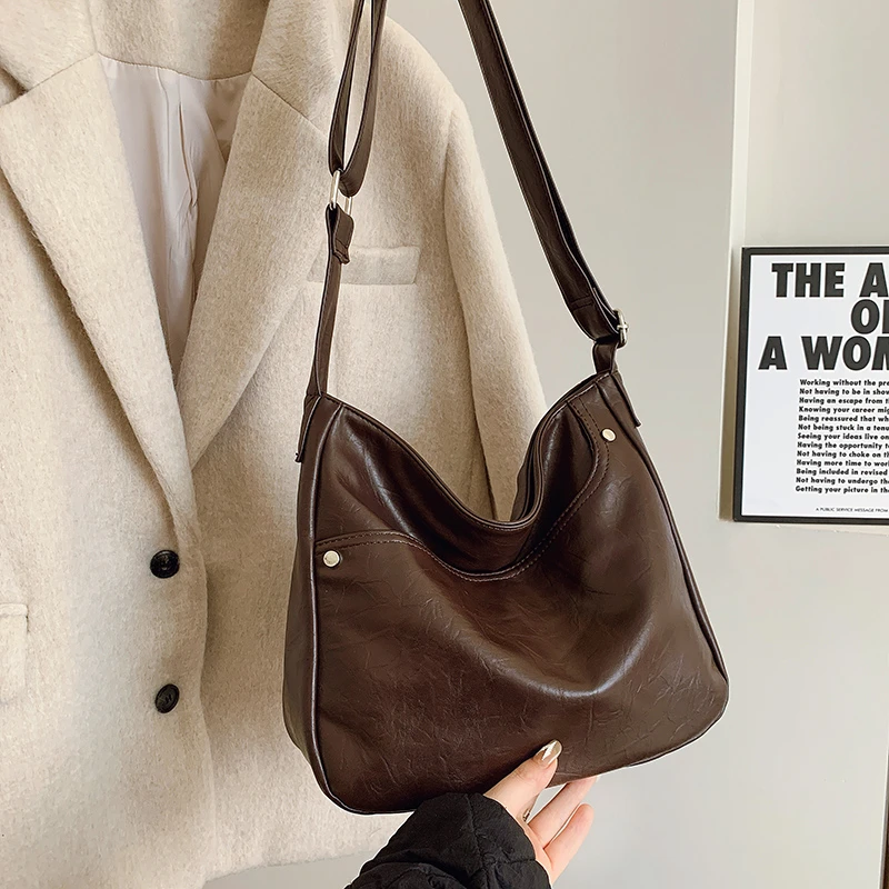 今年流行爆款包包女2024新款时尚百搭单肩斜挎包韩版洋气托特包