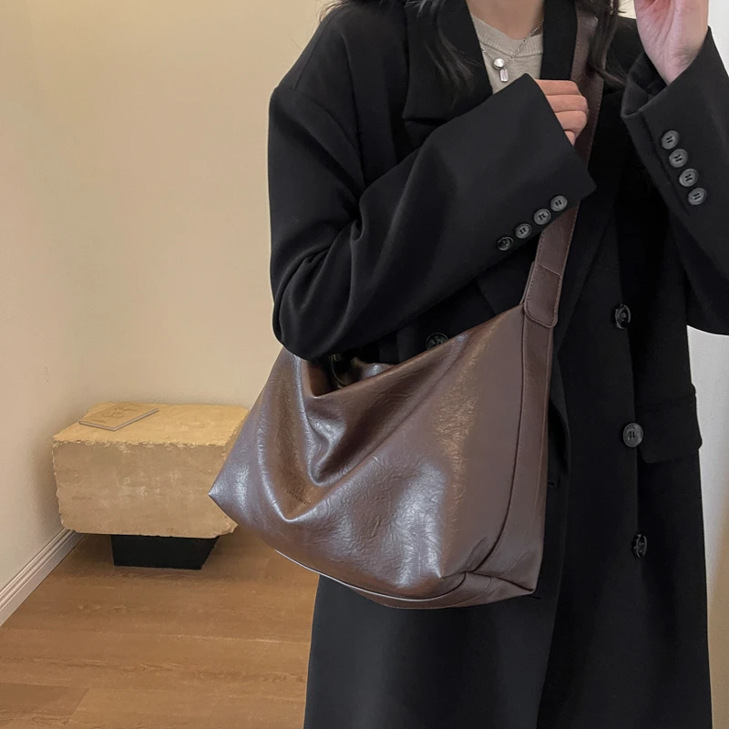 百搭ins风大容量包包女秋冬网红时尚休闲小众简约单肩腋下斜挎包