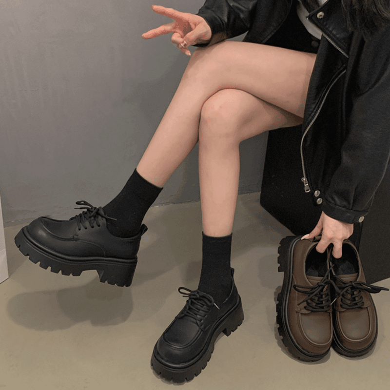 贾不假单鞋女款2023年冬季新款通勤复古百搭配裙子厚底舒适小皮鞋