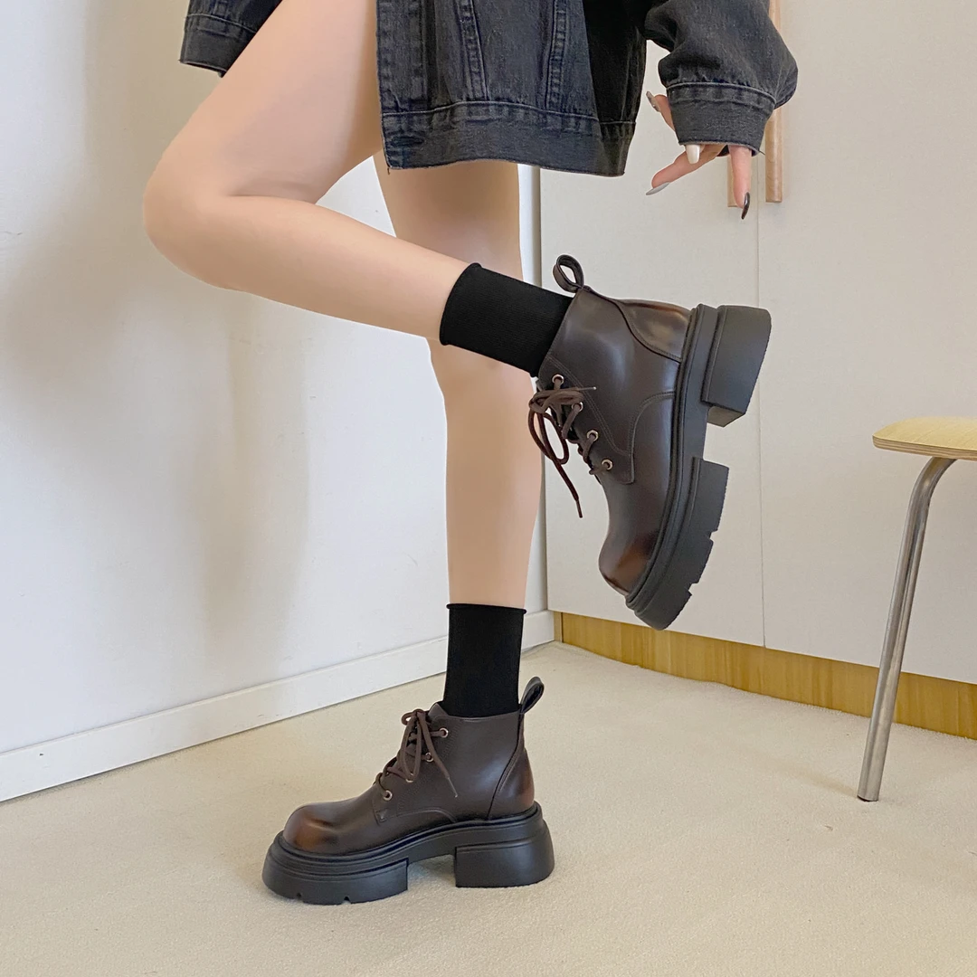【贾不假】英伦风短靴女2023年秋季新款时尚百搭复古帅气厚底马丁靴