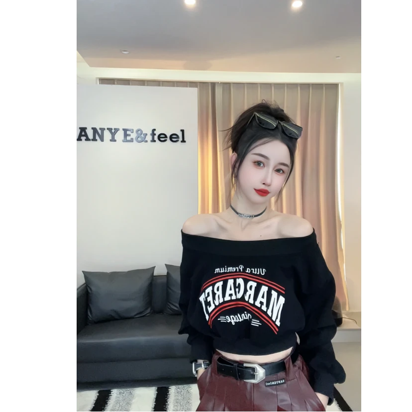 【妍三也】RR002新款一字肩字母潮流卫衣JX