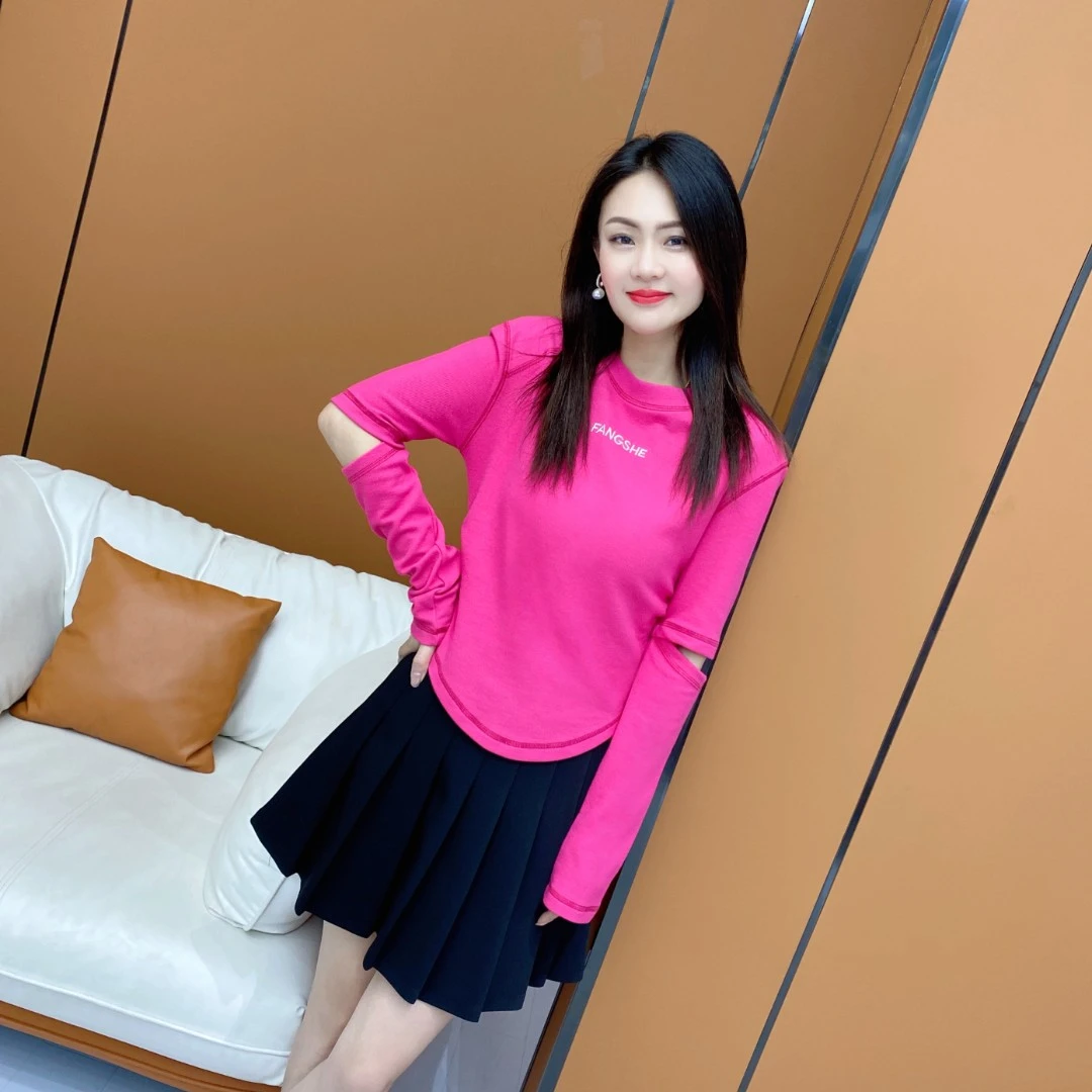 【网红小姐姐】圆领垫肩落肩袖破洞字母长袖T恤女休闲FS-JJ137