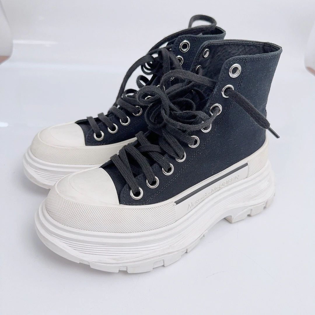 99新 Alexander McQueen/亚历山大·麦昆 35码高帮板鞋98新jm08633