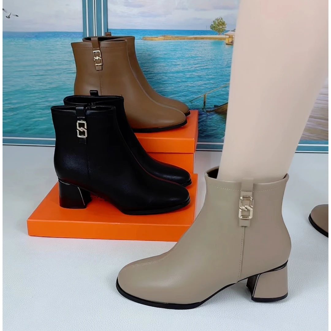 2025真皮洋气马丁靴加绒秋冬款新品软皮防滑新款软底时尚轻便短靴