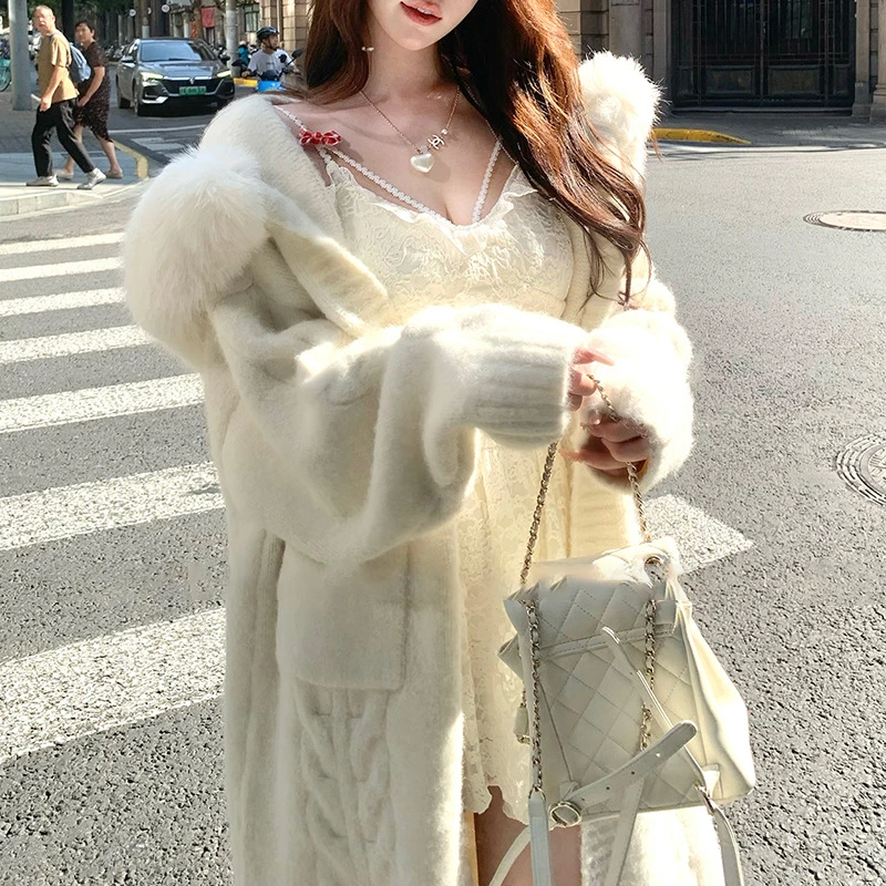 新款时尚白月光仿皮草帽子针织过膝长款气质大衣毛领毛衣外套