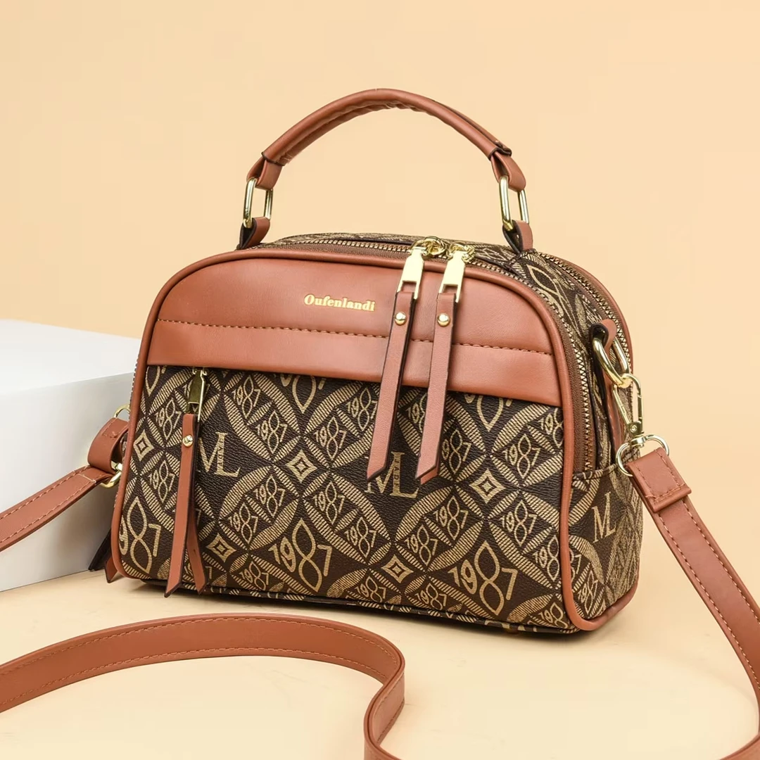 秋季新款时尚印花大容量单肩斜挎包6777-1987棕