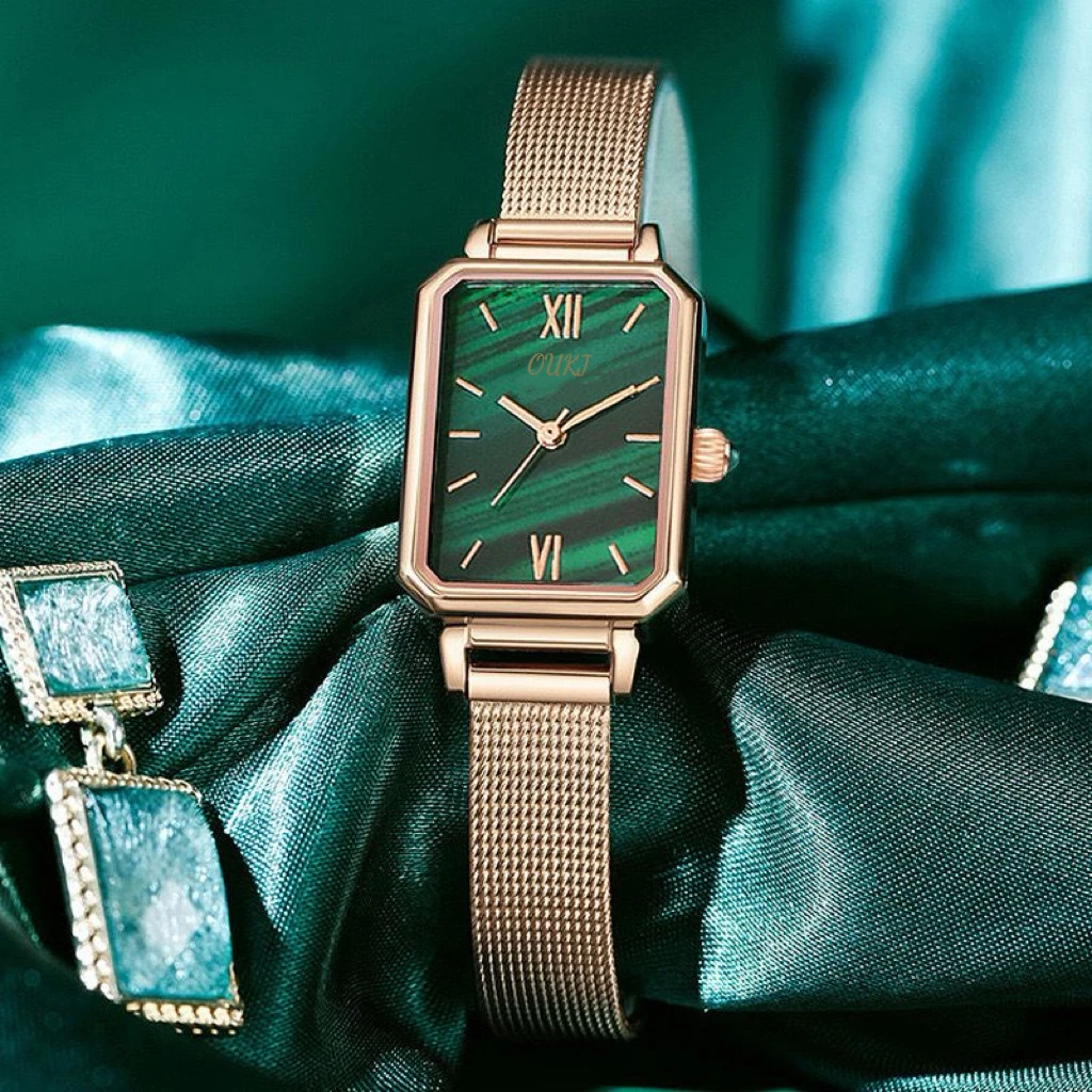 【时尚潮流】轻奢女士手表百搭小绿表女士腕表高档手表