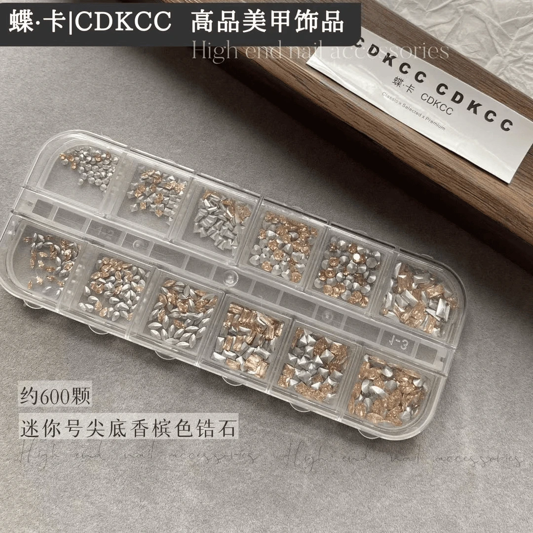 DK蝶卡美甲高品迷你尖底锆石白色粉色香槟色单款指甲装饰DIY
