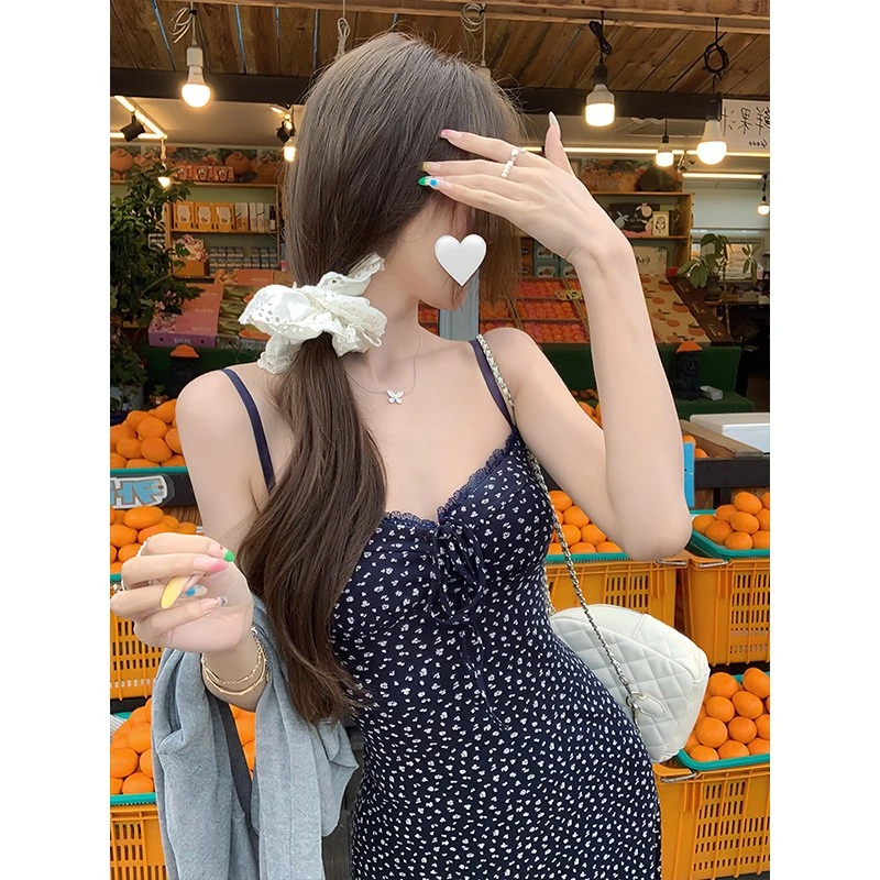 白水女【清冷氛围感~】夏日碎花气质显瘦温柔蕾丝吊带裙B40642041